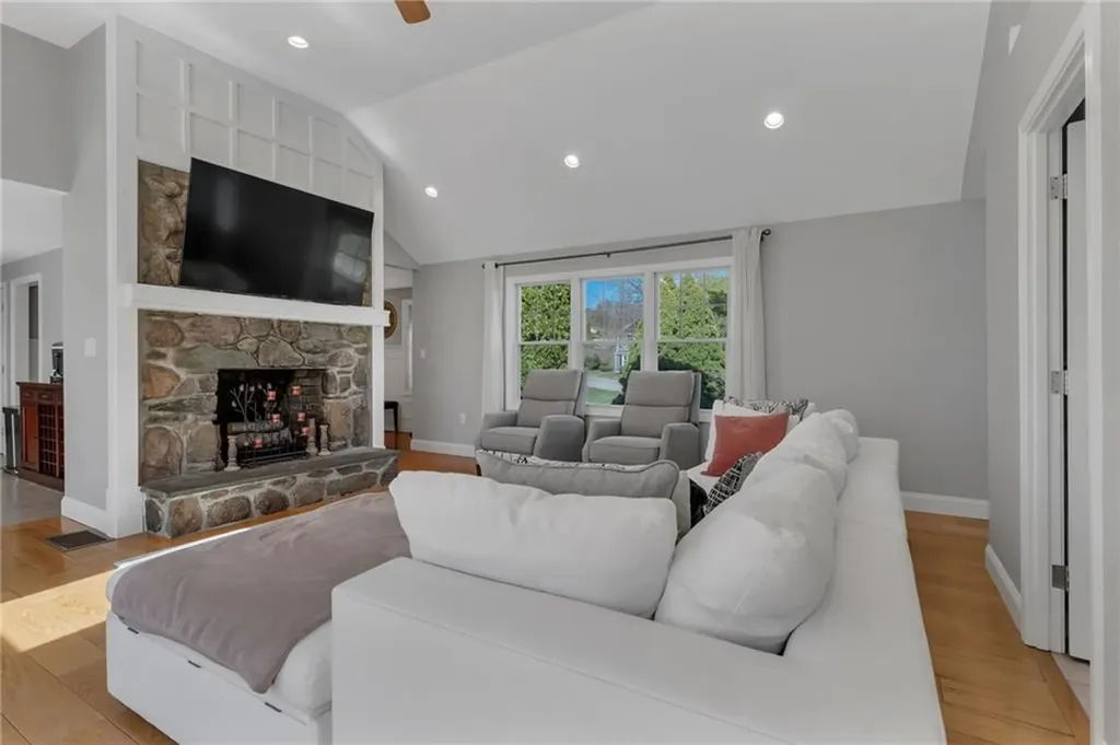 55 Lonesome Pine Road Cumberland RI 02864