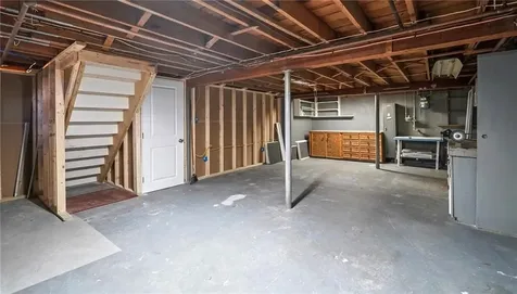 67 Montgomery Road Swansea MA 02777