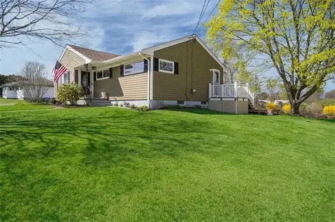67 Montgomery Road Swansea MA 02777