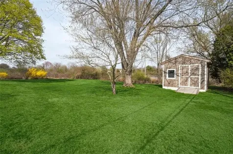 67 Montgomery Road Swansea MA 02777