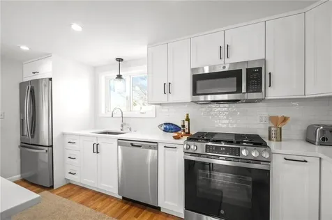 67 Montgomery Road Swansea MA 02777