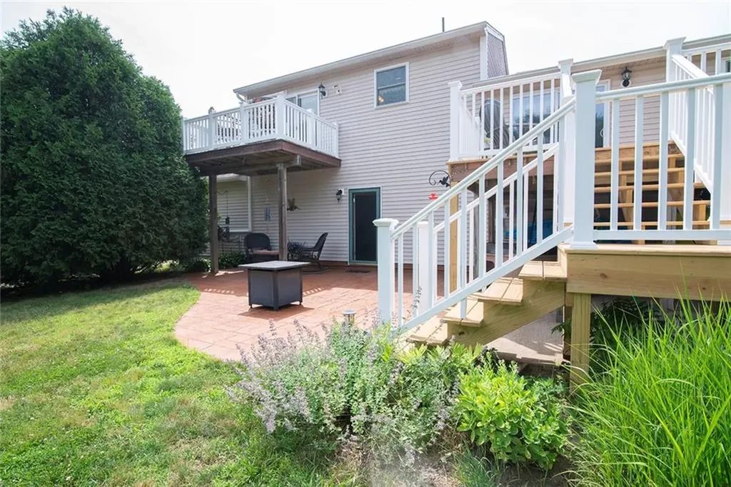 350 Narrow Lane Charlestown RI 02813