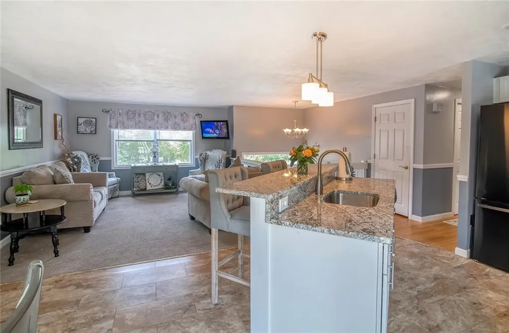 350 Narrow Lane Charlestown RI 02813