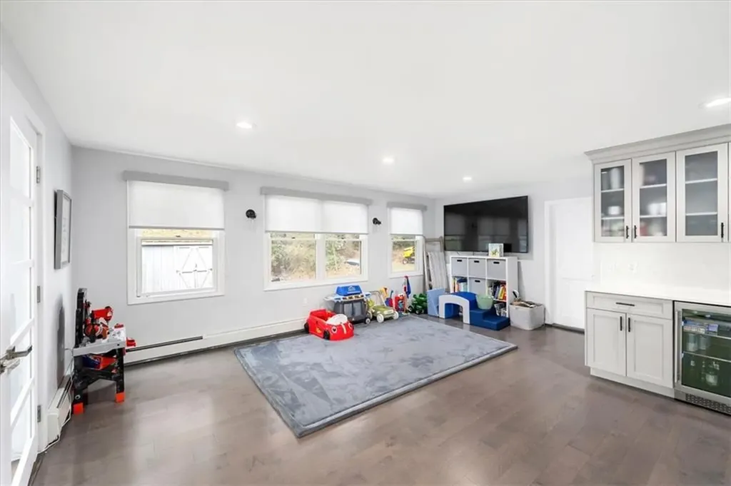 24 Breezy Knoll Road Smithfield RI 02828
