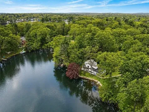 24 Breezy Knoll Road Smithfield RI 02828
