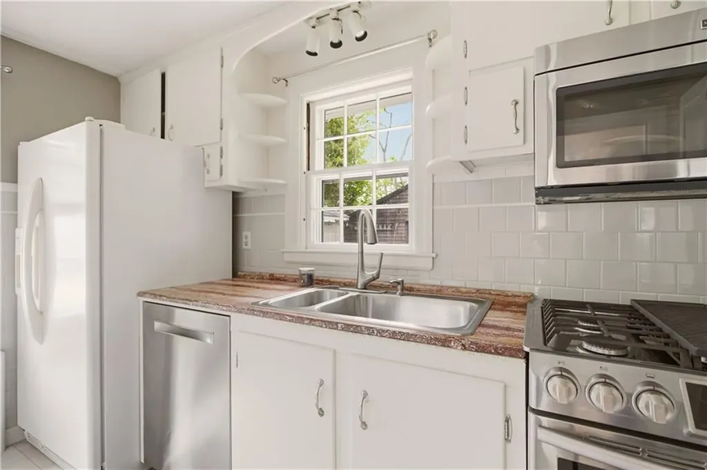 121 Prospect Street Warwick RI 02886