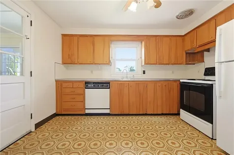 145 Glenwood Drive North Kingstown RI 02852