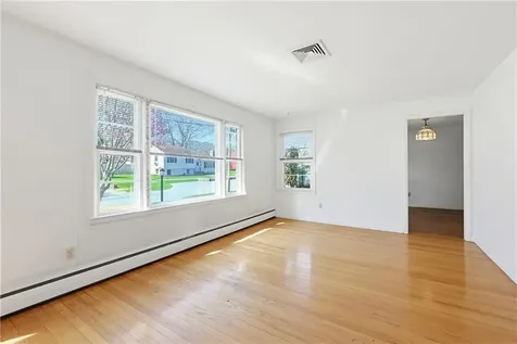 145 Glenwood Drive North Kingstown RI 02852