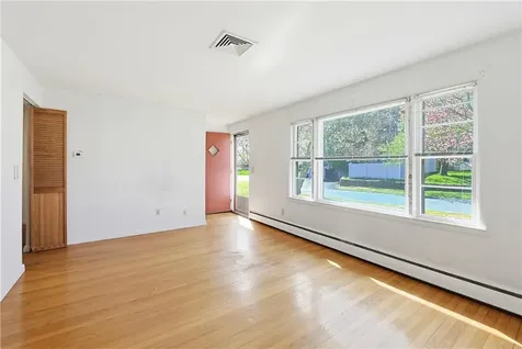 145 Glenwood Drive North Kingstown RI 02852