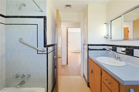 145 Glenwood Drive North Kingstown RI 02852