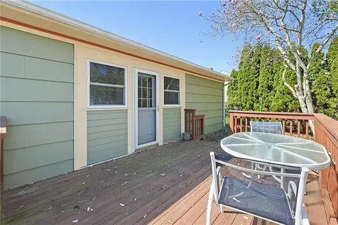 145 Glenwood Drive North Kingstown RI 02852