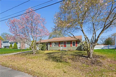 145 Glenwood Drive North Kingstown RI 02852