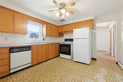 145 Glenwood Drive North Kingstown RI 02852