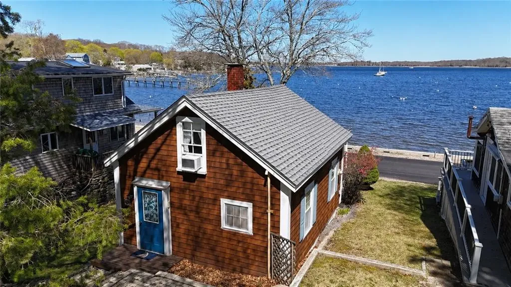 24 Harrison Street Bristol RI 02809