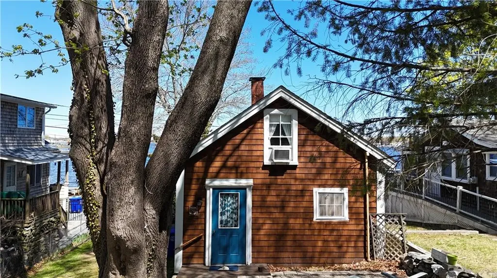 24 Harrison Street Bristol RI 02809