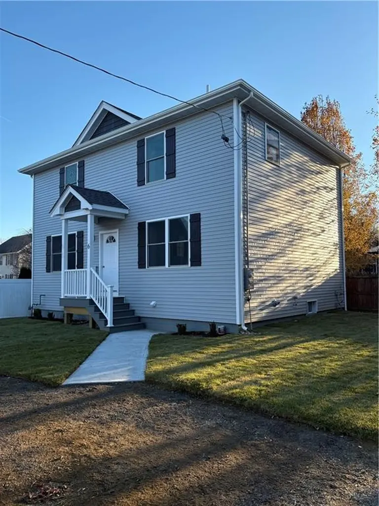 182 Avenue C Woonsocket RI 02895