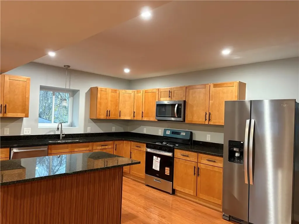 182 Avenue C Woonsocket RI 02895