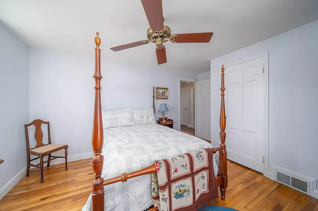 33 Pilgrim Drive Warwick RI 02888