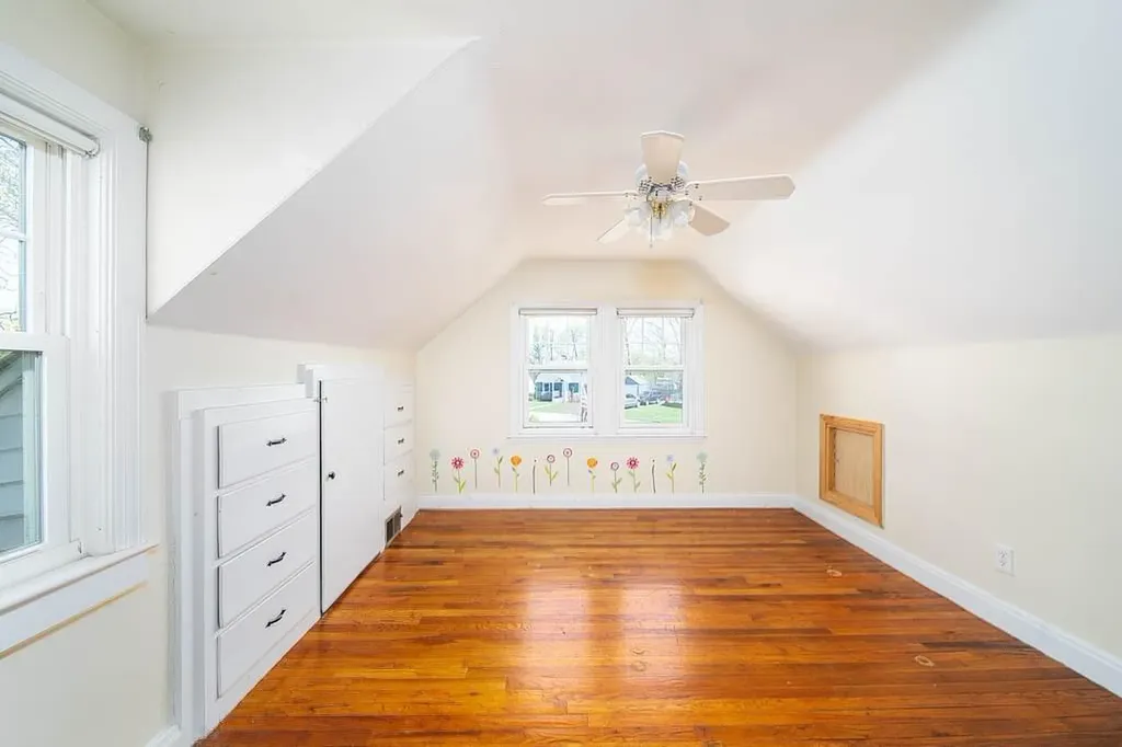 33 Pilgrim Drive Warwick RI 02888