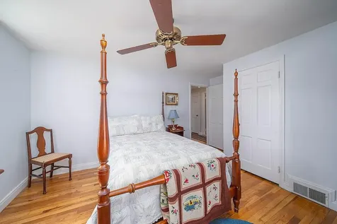 33 Pilgrim Drive Warwick RI 02888
