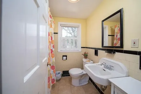 33 Pilgrim Drive Warwick RI 02888