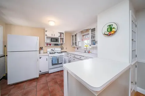 33 Pilgrim Drive Warwick RI 02888