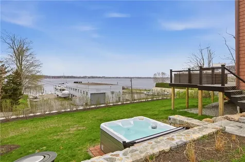 1124 Narragansett Boulevard Cranston RI 02905