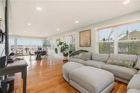 1124 Narragansett Boulevard Cranston RI 02905