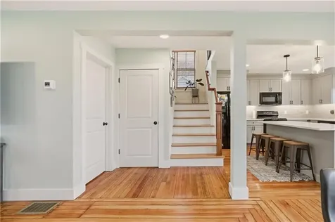 1124 Narragansett Boulevard Cranston RI 02905