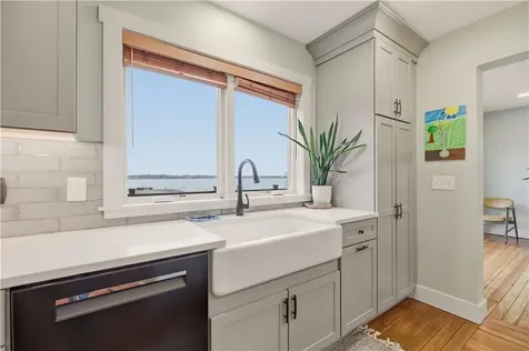 1124 Narragansett Boulevard Cranston RI 02905