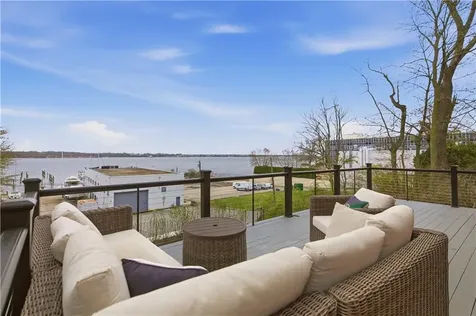 1124 Narragansett Boulevard Cranston RI 02905