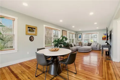 1124 Narragansett Boulevard Cranston RI 02905