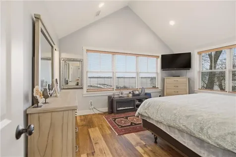 1124 Narragansett Boulevard Cranston RI 02905