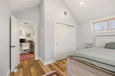 1124 Narragansett Boulevard Cranston RI 02905