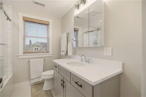 1124 Narragansett Boulevard Cranston RI 02905