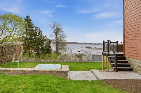 1124 Narragansett Boulevard Cranston RI 02905