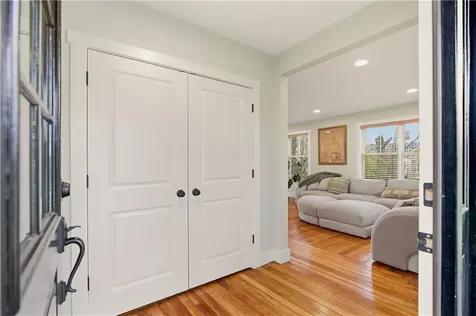 1124 Narragansett Boulevard Cranston RI 02905
