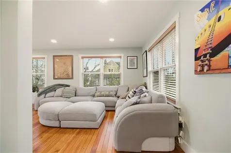 1124 Narragansett Boulevard Cranston RI 02905