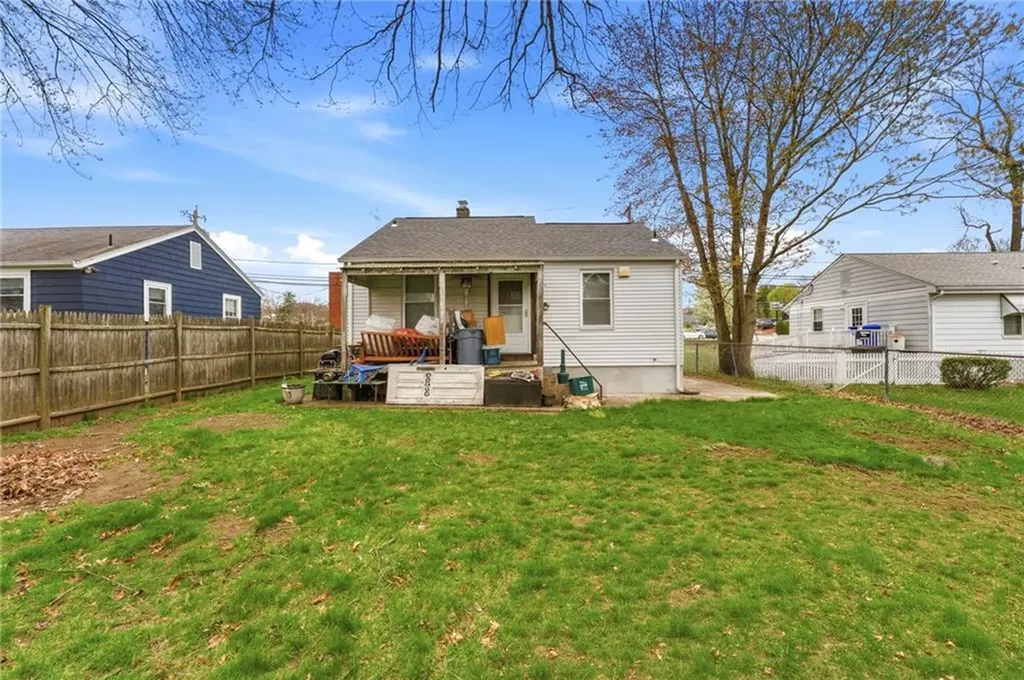 9 Mcguire Road North Providence RI 02904