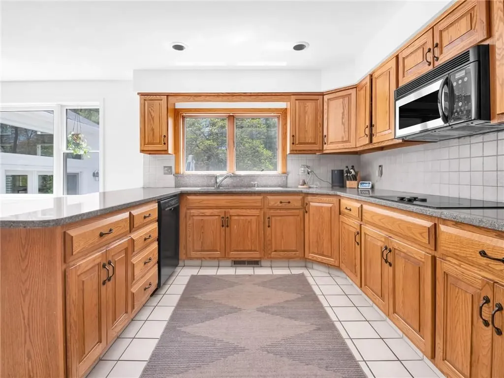 100 Joseph Court Warwick RI 02886