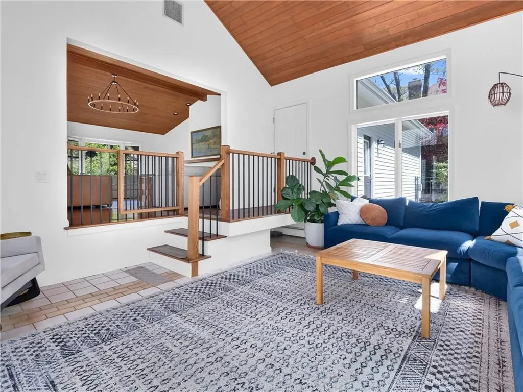 100 Joseph Court Warwick RI 02886