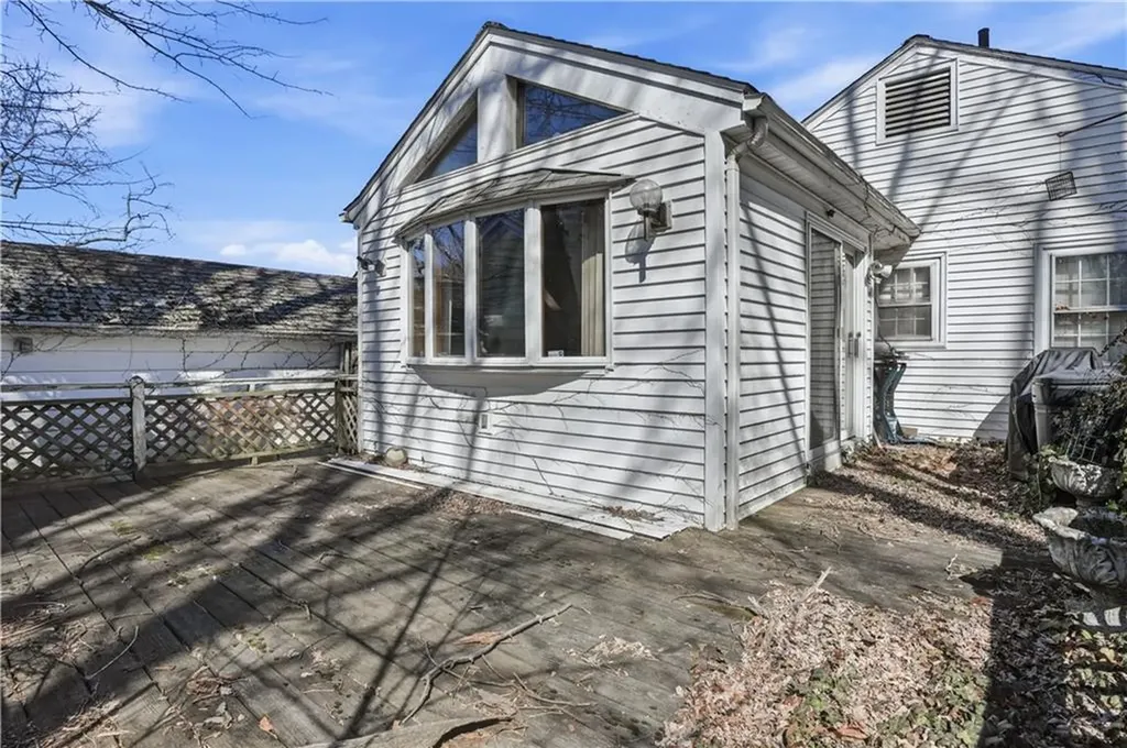 66 Edgehill Road Providence RI 02906