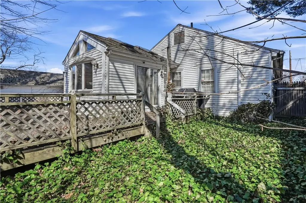 66 Edgehill Road Providence RI 02906