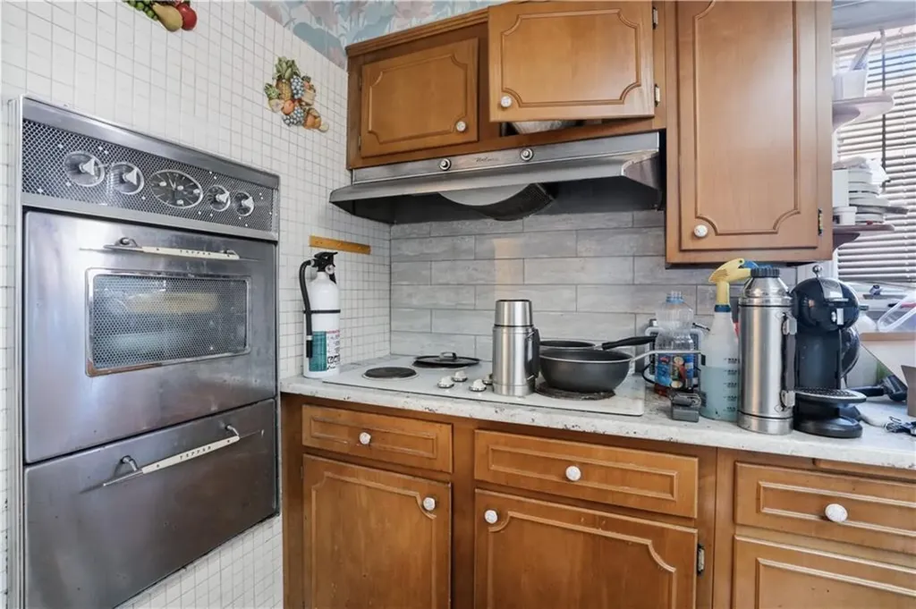 66 Edgehill Road Providence RI 02906