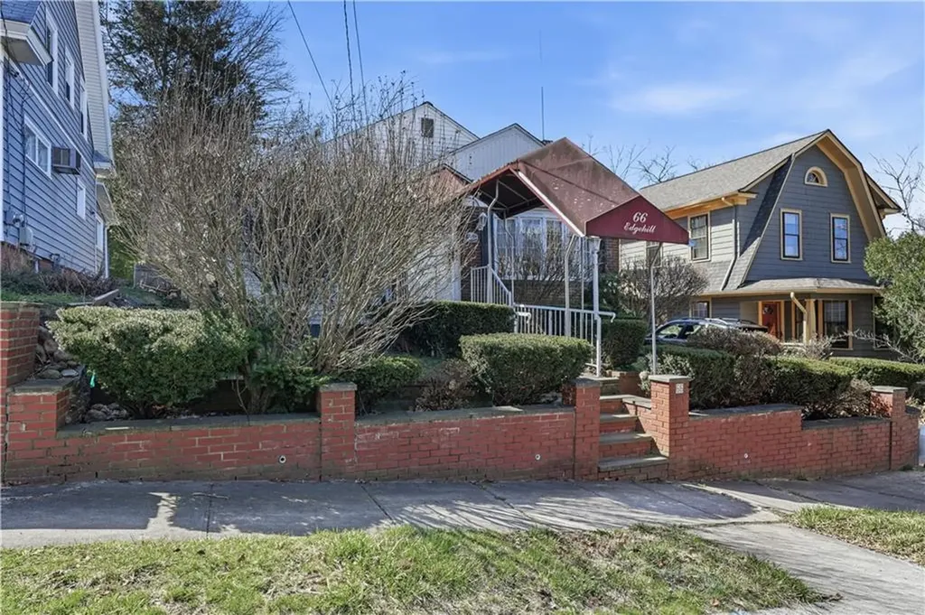 66 Edgehill Road Providence RI 02906