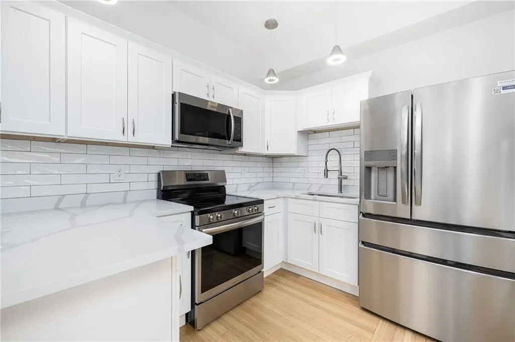 54 Sutton Street Providence RI 02903