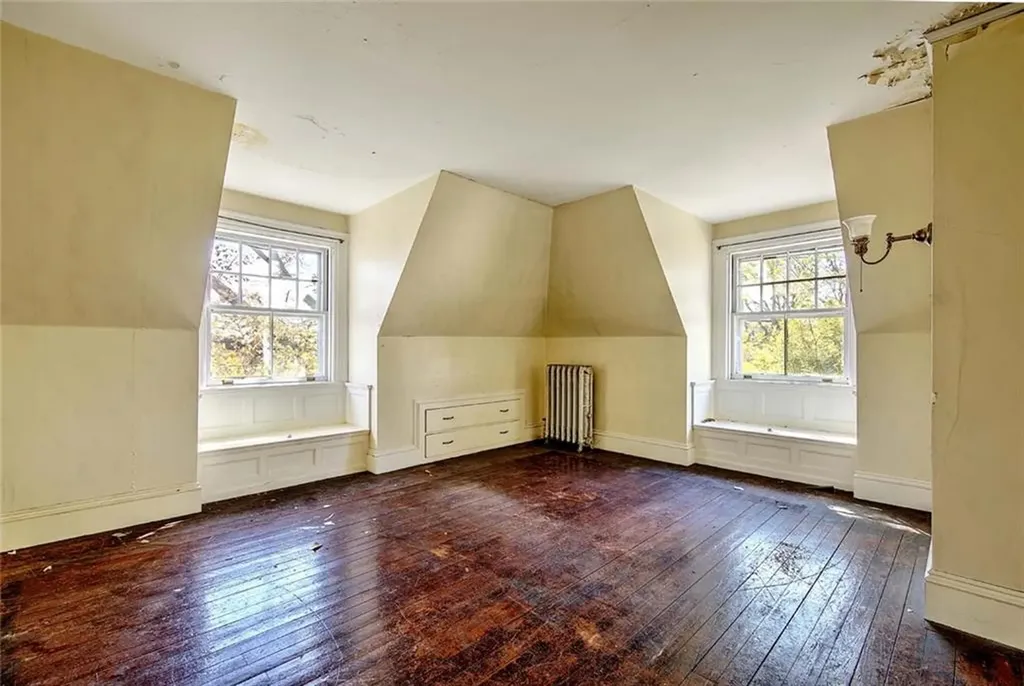 63 Orchard Avenue Providence RI 02906