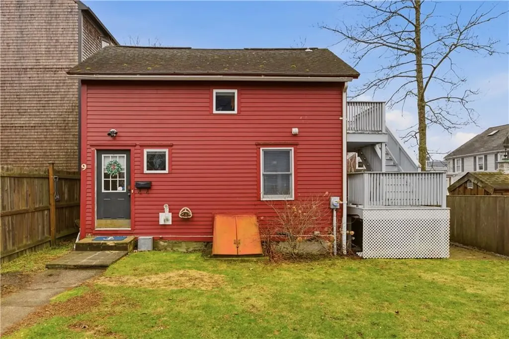 9 Bacheller Street Newport RI 02840