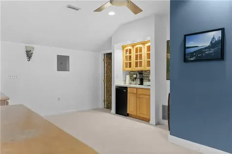 8 Johnson Court Newport RI 02840