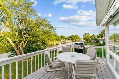 93 Riverside Drive South Kingstown RI 02879